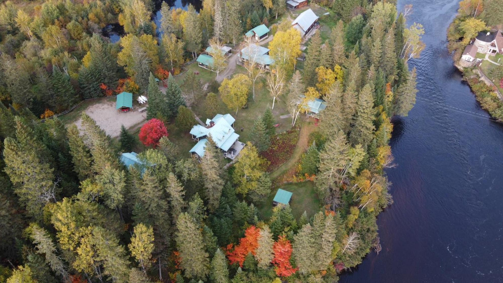 Domaine Le Bostonnais - Le Village En Bois Rond Ла-Тюк Екстер'єр фото
