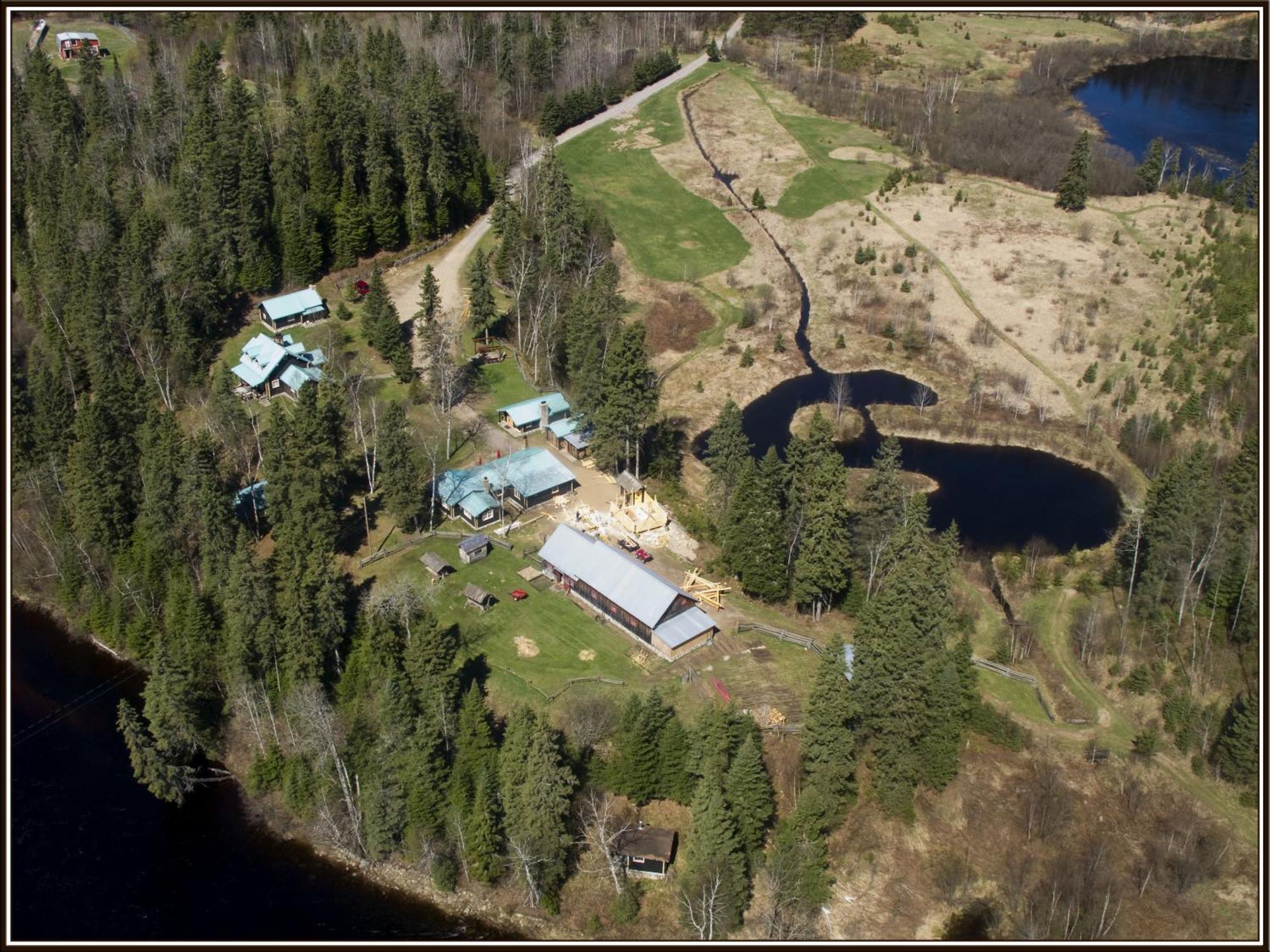 Domaine Le Bostonnais - Le Village En Bois Rond Ла-Тюк Екстер'єр фото
