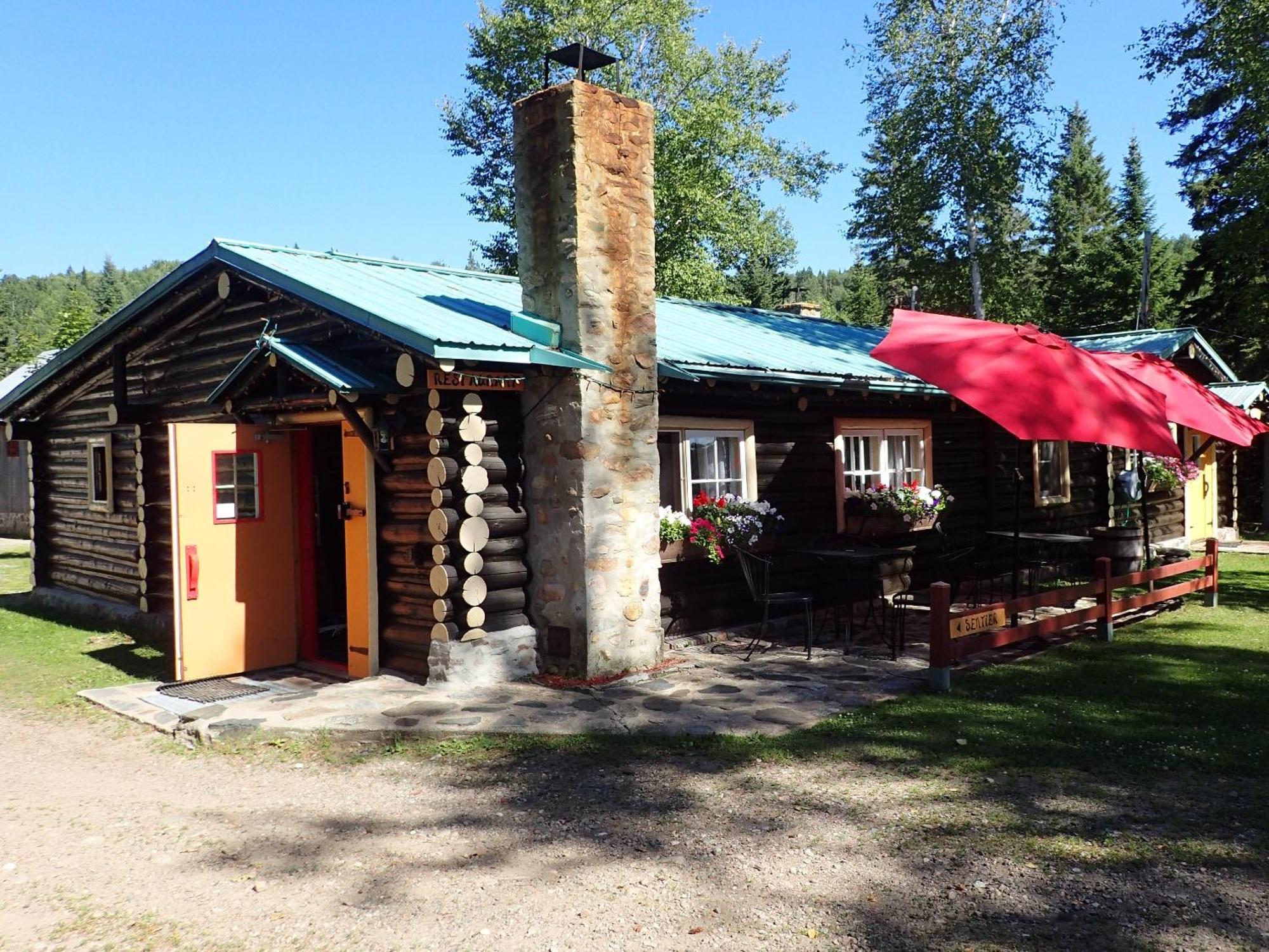 Domaine Le Bostonnais - Le Village En Bois Rond Ла-Тюк Екстер'єр фото