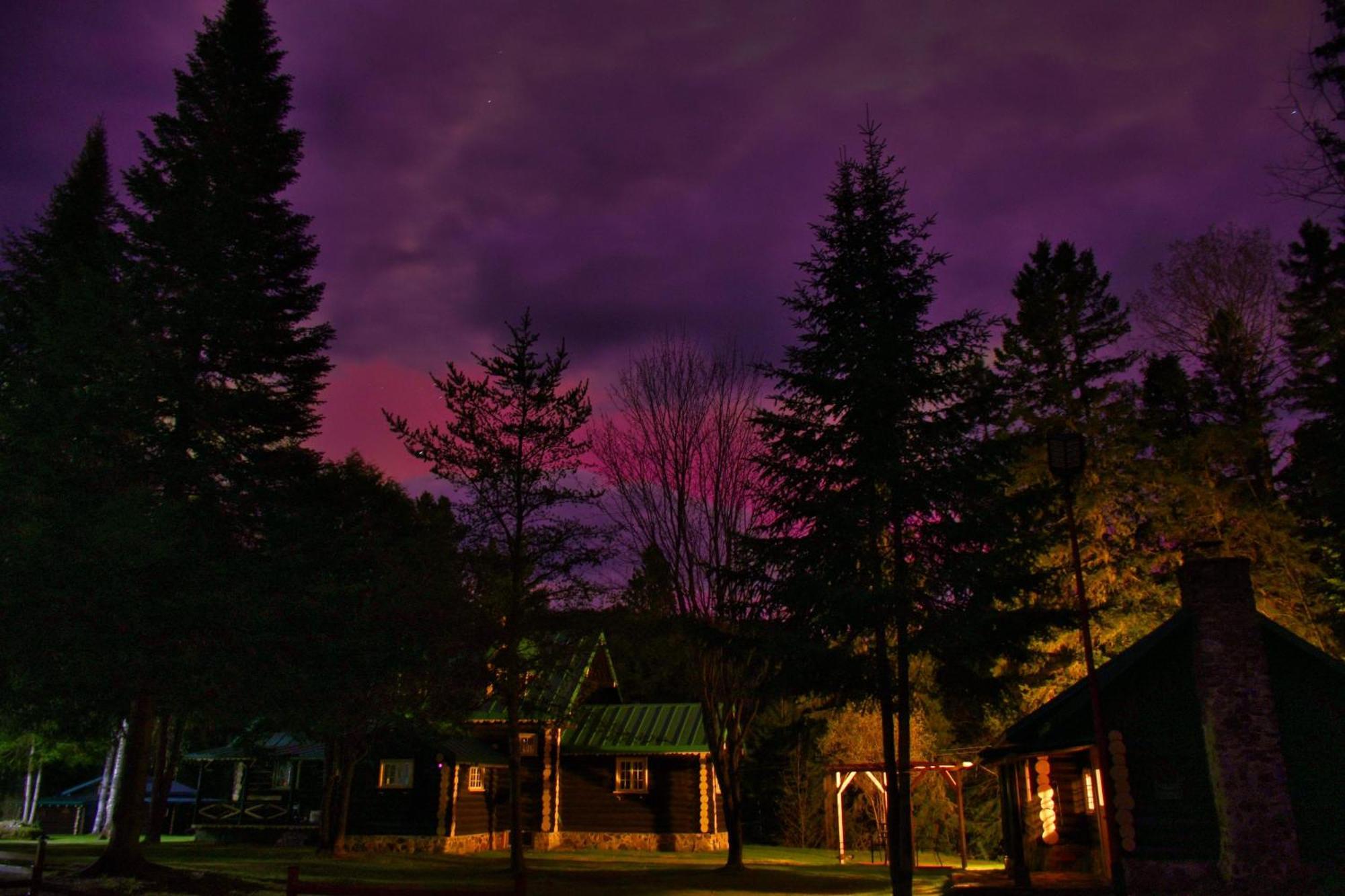 Domaine Le Bostonnais - Le Village En Bois Rond Ла-Тюк Екстер'єр фото